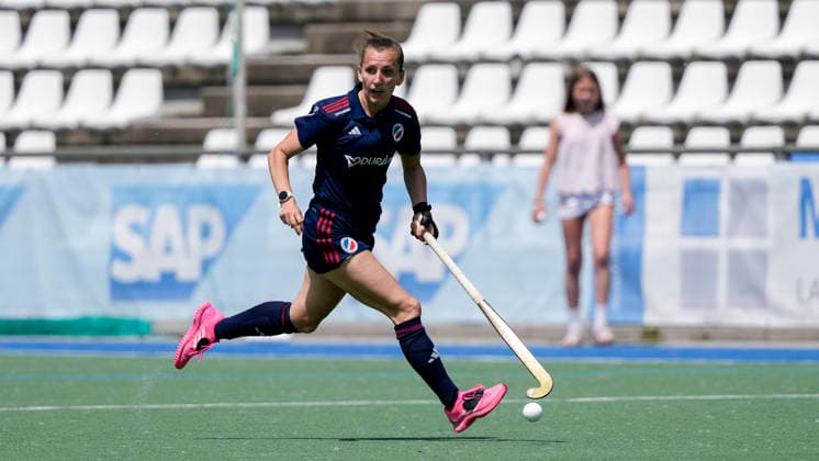Nadine Fieber MHC, 4 , on the ball, cropped, full body, single image, single photo, action, action, 24 05 2026, Mannheim Germany , Hockey, German Championship, Quarterfinal 3, Women, Mannheimer HC Rot Weiss Köln xozx