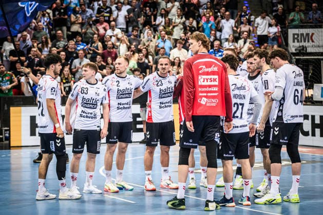 SG Flensburg Handewitt team visibly disappointed after away defeat in Stuttgart GER, TVB Stuttgart SG Flensburg Handewitt, DAIKIN HBL, Handball, Bundesliga, Matchday 32, Season 2025 2026, 24 05 2026 GER, TVB Stuttgart SG Flensburg Handewitt, DAIKIN HBL, Handball, Bundesliga, Matchday 32, Season 2025 2026, 24 05 2026 Stuttgart Copyright: xSandyxDinkelackerx EP_SDR