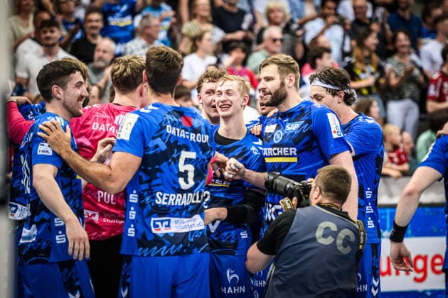 Torben Matzken TVB Stuttgart, 22 , center and team Dance of joy with the TVB Stuttgart team after home victory against SG Flensburg Handewitt GER, TVB Stuttgart SG Flensburg Handewitt, DAIKIN HBL, Handball, Bundesliga, 32 Matchday, Season 2025 2026, 24 05 2026 GER, TVB Stuttgart SG Flensburg Handewitt, DAIKIN HBL, Handball, Bundesliga, 32 Matchday, Season 2025 2026, 24 05 2026 Stuttgart Copyright: xSandyxDinkelackerx EP_SDR