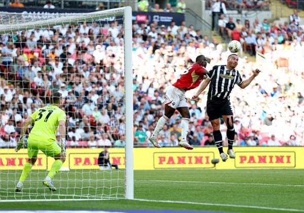 Rod McDonald of Notts County heads the ball away from Princewill Ehibhatiomhan of Salford City Notts County v Salford City, EFL Sky Bet League Two, Play-Off Final, Football, Wembley Stadium, London, UK - 25 May 2026London Wembley Stadium United Kingdom EDITORIAL USE ONLY No use with unauthorised audio, video, data, fixture lists, club league logos or live services. Online in-match use limited to 120 images, no video emulation. No use in betting, games or single club league player publications. Copyright: xSimonxDael Shutterstockx 16889935ce