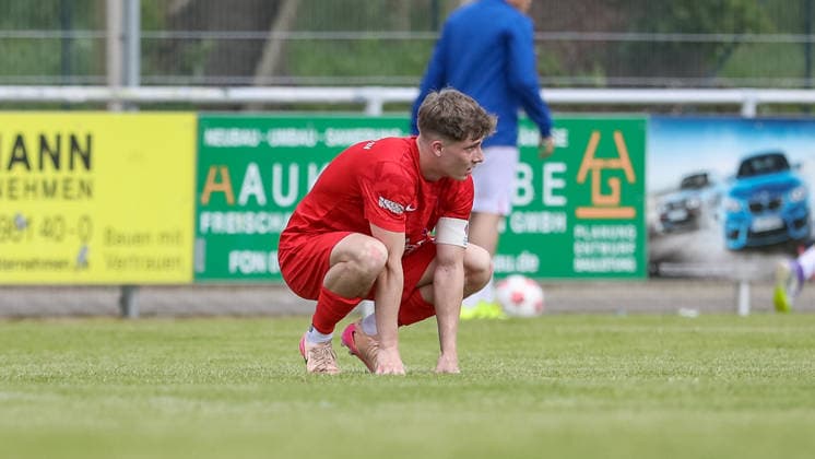 Florian Brahtz Blumenthaler SV, 7 disappointed about the defeat, disappointment after the final whistle, final whistle, highlight, loser, lost, frustration, pessimistic, sad, 30 05 2026, Todesfelde Germany , football, promotion round Regionalliga Nord, SV Todesfelde Blumenthaler SV xobx