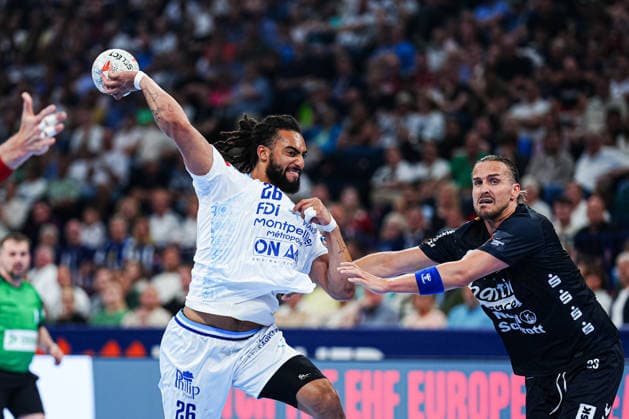 Throw Goal Bryan Hugo Monte dos Santos Montpellier Handball, 26 , Kent Robin Tonnesssen SG Flensburg Handewitt, 23 GER, Montpellier Handball vs SG Flensburg Handewitt, Handball, EHF European League, Match for 3rd place, 2025 2026 season, 31 05 2026 GER, Montpellier Handball vs SG Flensburg Handewitt, Handball, EHF European League, Match for 3rd place, 2025 2026 season, 31 05 2026 Hamburg Copyright: xEibner-Pressefoto MarcelxvonxFehrnx EP_MFN