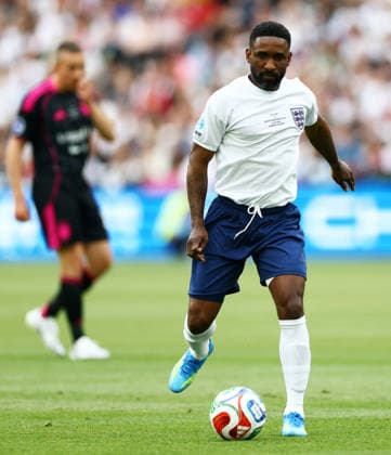 Jermain Defoe of England. England XI v World XI, Soccer Aid for Unicef 2026, Football, London Stadium, London, UK - 31 May 2026London London Stadium United Kingdom EDITORIAL USE ONLY No use with unauthorised audio, video, data, fixture lists, club league logos or live services. Online in-match use limited to 120 images, no video emulation. No use in betting, games or single club league player publications. Copyright: xJamesxMarsh Shutterstockx 16898311ar