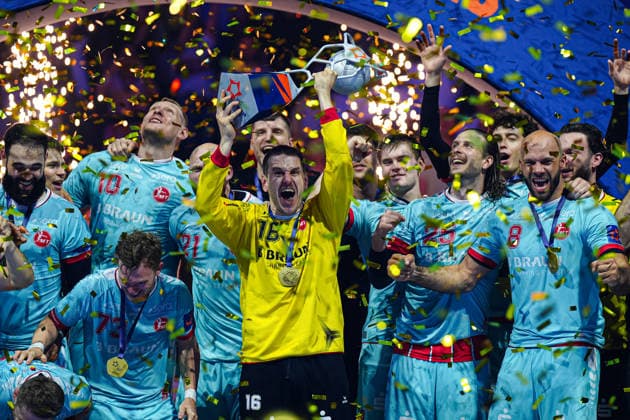 Nebojsa Simic MT Melsungen, 16 with EHF Cup GER, THW Kiel vs MT Melsungen, Handball, EHF European League, Final, Season 2025 2026, 31 05 2026 GER, THW Kiel vs MT Melsungen, Handball, EHF European League, Final, Season 2025 2026, 31 05 2026 Hamburg Copyright: xEibner-Pressefoto MarcelxvonxFehx EP_MFN