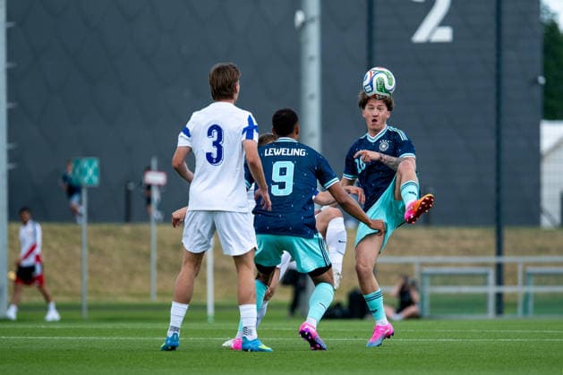 GER, Germany vs Finland, farewell event and training match, World Cup preparation 2026 01 06 2026, DFB Campus, Frankfurt am Main, GER, Germany vs Finland, farewell event and training match, World Cup preparation 2026, in the picture Angelo Stiller Germany, 16 on the ball, in front Jamie Leweling Germany, 09 , nordphotoxGmbHx xMemmler nph00005