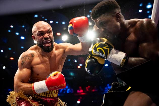 June 5, 2026, Montreal, Pq, CANADA: Albert Ramirez, left, hits Lerrone Richards during their WBA interim light heavyweight World Championship, WM, Weltmeisterschaft fight in Montreal on Thursday, June 4, 2026. Canada News - June 5, 2026 - ZUMAc35_ 20260605_zaf_c35_002 Copyright: xChristopherxKatsarovx
