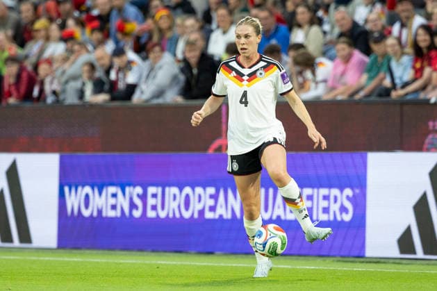 Rebecca KNAAK GER 4, mi am Ball, Einzelbild, Einzelaktion, Fußball WM Qualifikation Europa der Frauen, 2026 2027, Gruppe A4, UEFA, Laenderspiel Deutschland GER Norwegen NOR , Endstand 2 0, am 05 06 2026 im Stadion Koeln Köln im R h e i n E n e r g i e S t a d i o n Deutschland UEFA regulations prohibit any use of photographs as image sequences and or quasi video Â