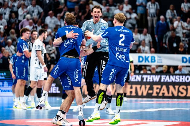 07 06 2026, xdobgx, Handball Daikin HBL, THW Kiel TBV Lemgo Lippe v l Tim Suton TBV Lemgo Lippe, 23 , Bobby Schagen TBV Lemgo Lippe, 14 , Constantin Möstl TBV Lemgo Lippe, 1 , Lukas Hutecek TBV Lemgo Lippe, 2 Cheering about the victory, cheering after the end of the game Kiel