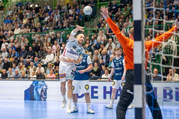 Marcel Schiller FRISCH AUF Goeppingen, 24 throws against Lukas Diedrich Bergischer HC 06, 16 Bergischer HC vs Frisch Auf Goeppingen, Handball, DAIKIN HBL, Matchday 34, Season 2025 2026, 07 06 2026 Bergischer HC vs Frisch Auf Goeppingen, Handball, DAIKIN HBL, Matchday 34, Season 2025 2026, 07 06 2026 Wuppertal Copyright: xEibner-Pressefoto ThomasxHaeslerx EP_THR