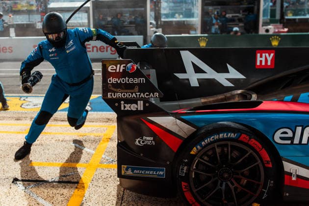 24 HEURES DU MANS 2026 - RACE - SATURDAY 36 MAKOWIECKI Frà dà ric (fra), GOUNON Jules (fra), MARTINS Victor (fra), Alpine Endurance Team, Alpine A424 36, Hypercar, during the 24 Hours of Le Mans 2026, 3rd round of the 2026 FIA World Endurance Championship, on June 13, 2026 on the Circuit des 24 Heures du Mans in Le Mans, France - Copyright: xAndreaxLorenzinax