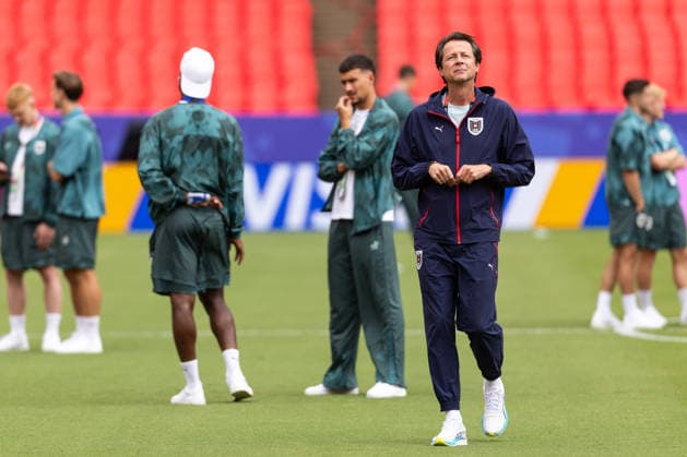 SOCCER - FIFA World Cup, WM, Weltmeisterschaft, Fussball 2026 KANSAS CITY,MISSOURI,USA,26.JUN.26 - SOCCER - FIFA World Cup 2026, group stage, Algeria vs Austria, preview, pitch walk team AUT. Image shows sporting director Peter Schoettel (OEFB). GEPAxpictures xArminxRauthner