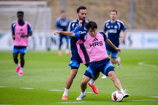 July 8, 2026, Soccer, FC Schalke 04 Training: Kenan Karaman (FC Schalke 04), Satoshi Tanaka (FC Schalke 04), Gelsenkirchen, FC Schalke 04 Training Facility, North Rhine-Westphalia, Germany, xRHR, PHOTO YYx Copyright: RHR-FOTOx RHR-FOTO YY