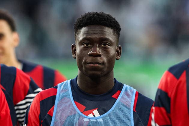 Bara Sapoko Ndiaye, FC Bayern Munich, 39 1, Bundesliga 2025–2026 season, league match between VfL Wolfsburg and FC Bayern Munich at the Volkswagen Arena in Wolfsburg, soccer, Germany, man, men, May 9, 2026