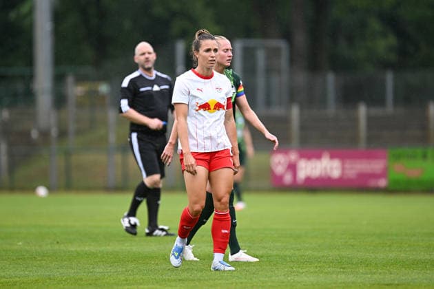 Soccer I Women’s I 2026–2027 Season I Friendly Match I RB Leipzig vs. VfL Wolfsburg I August 1, 2026 Sandra Starke 13, Rasenballsport Leipzig Cutout, Close-up, Portrait, Single photo, single image, body Markranstädt grass field, Stadion am Bad Großfeld, Am Stadtbad 30 Saxony, Germany Copyright: xLobeca InesxHähnelx
