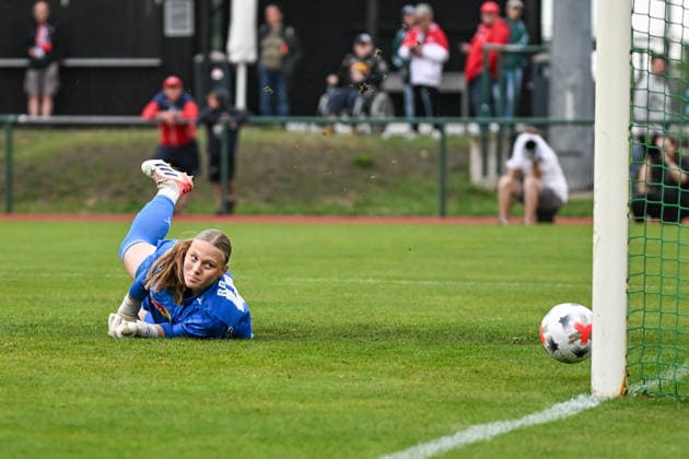 Soccer I Women I 2026–2027 Season I Friendly Match I RB Leipzig vs. VfL Wolfsburg I August 1, 2026 Mirja Kropp 44, Rasenballsport Leipzig misses the ball; cutout, close-up, portrait, Single photo, Single image, Body Markranstädt grass field, Stadion am Bad Großfeld, Am Stadtbad 30 Saxony, Germany Copyright: xLobeca InesxHähnelx