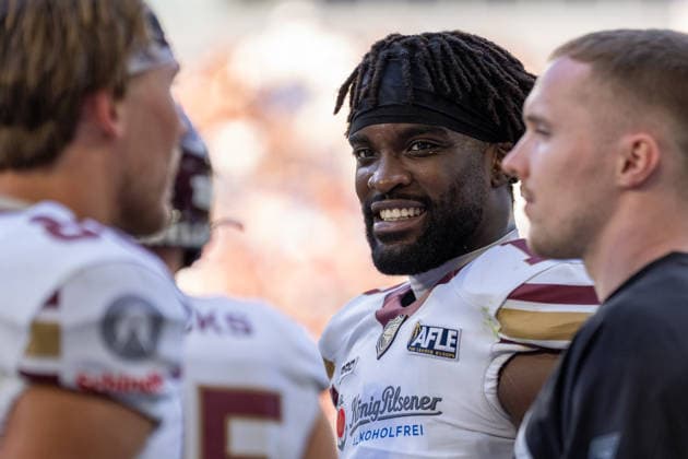 Harlan Kwofie of the Rhein Fire (No. 10) and Tim Sauerland of the Rhein Fire (No. 85) in conversation; GER Rhein Fire vs. Alpine Rams, American football, AFLE, 2026 season, August 1, 2026, GER Rhein Fire vs. Alpine Rams, American football, AFLE, 2026 season, August 1, 2026, Duisburg Copyright: xEibner-Pressefoto FabianxFriesex EP_FFE