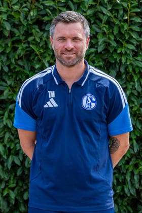 August 3, 2026, Photo shoot for the 2026–2027 season at FC Schalke 04, Bundesliga 1, , Assistant Coach Tim Hoogland, FC Schalke 04, Gelsenkirchen, Veltins Arena, North Rhine-Westphalia, Germany xRHR FOTO DEx Copyright: DennisxEwert RHR-FOTOx RHR-FOTO DE