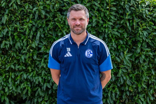 August 3, 2026, Photo shoot for the 2026–2027 season at FC Schalke 04, Bundesliga 1, , Assistant Coach Tim Hoogland, FC Schalke 04, Gelsenkirchen, Veltins Arena, North Rhine-Westphalia, Germany xRHR FOTO DEx Copyright: DennisxEwert RHR-FOTOx RHR-FOTO DE