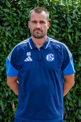 August 3, 2026, 2026–2027 portrait session at FC Schalke 04, Bundesliga 1, , athletic trainer Alexander Storck, FC Schalke 04, Gelsenkirchen, Veltins Arena, North Rhine-Westphalia, Germany, xRHR FOTO DEx Copyright: DennisxEwert RHR-FOTOx RHR-FOTO DE