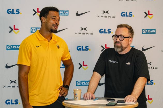 Sven Ibald, DLV Media Director, in conversation with Leo Neugebauer (GER), VfB Stuttgart; Press Conference at DLV Media Days; Combined Events; Track and Field; 2026–2027 Season; August 4, 2026, DLV Media Days press conference, combined events, 2026–2027 season, August 4, 2026, Leverkusen Copyright: xEibner-Pressefoto ThomasxHaeslerx EP_THR