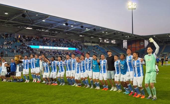 CFC vs. FSV Zwickau, August 4, 2026, Chemnitz, Eins Stadium on Gellertstrasse, Sports, Soccer, Northeast Regional League 2026–2027, Matchday 3, CFC, CFC vs. FSV Zwickau The CFC team celebrates its victory in front of the South Stand in Chemnitz, Saxony, Germany