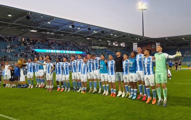 CFC vs. FSV Zwickau, August 4, 2026, Chemnitz, Eins Stadium on Gellertstrasse, Sports, Soccer, Northeast Regional League 2026–2027, Matchday 3, CFC, CFC vs. FSV Zwickau The CFC team celebrates its victory in front of the South Stand in Chemnitz, Saxony, Germany