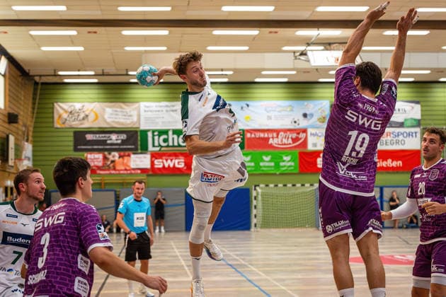 August 4, 2026, xovx, Lindencup Handball Tournament, HSG Wetzlar vs. TV Hüttenberg: Dominik Mappes (HSG Wetzlar), Philipp Schwarz (TV Hüttenberg), Niklas Theiß (HSG Wetzlar), Vit Reichl (TV Hüttenberg), Leif Haack (TV Hüttenberg), Linden Stadthalle, Hesse, Germany, DE