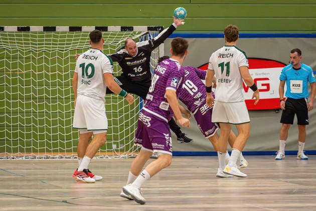 August 4, 2026, xovx, Lindencup Handball, HSG Wetzlar vs. TV Hüttenberg: Josip Simic (HSG Wetzlar), Laszlo Bartucz (HSG Wetzlar), David Kuntscher (TV Hüttenberg), Vit Reichl (TV Hüttenberg), Petter Överby (HSG Wetzlar); Linden Stadthalle, Hesse, Germany, DE