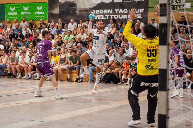 August 4, 2026, xovx, Lindencup Handball, HSG Wetzlar vs. TV Hüttenberg – David Kuntscher (TV Hüttenberg), Nikolaj Laesö (HSG Wetzlar), Yahav Shamir (TV Hüttenberg), Linden Stadthalle, Hesse, Germany, DE