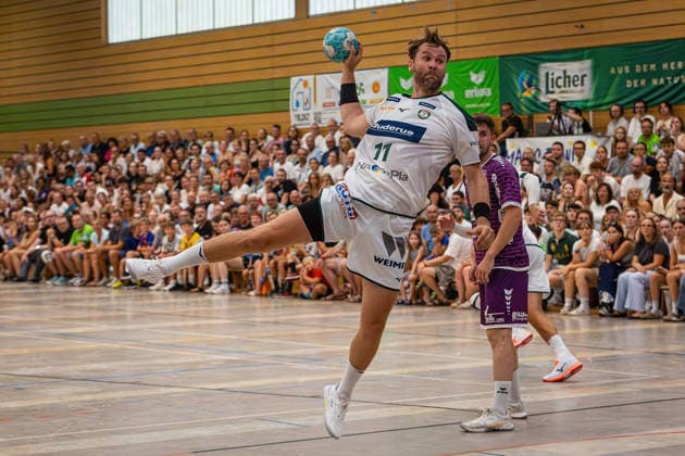 August 4, 2026, xovx, Lindencup Handball Tournament, HSG Wetzlar vs. TV Hüttenberg, Petter Överby (HSG Wetzlar), David Kuntscher (TV Hüttenberg), Linden Stadthalle, Hesse, Germany, DE