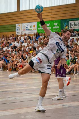 August 4, 2026, xovx, Lindencup Handball Tournament, HSG Wetzlar vs. TV Hüttenberg, Petter Överby (HSG Wetzlar), David Kuntscher (TV Hüttenberg), Linden Stadthalle, Hesse, Germany, DE