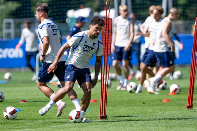 Valentin Gendrey, TSG Hoffenheim, No. 15 with the ball, center of TSG Hoffenheim, soccer, training camp, preseason, 2026–2027 season, GER, August 5, 2026, Eibner Press Photo Andreas Ulmer TSG Hoffenheim, soccer, training camp, preseason, 2026–2027 season, GER, August 5, 2026, Copyright: xEibner-Pressefoto AndreasxUlmerx EP_AUR