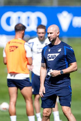 Christian Ilzer, TSG Hoffenheim, coach right in the thick of the action, giving clear instructions, TSG Hoffenheim, soccer, training camp, preseason, 2026–2027 season, GER, August 5, 2026, Eibner Press Photo by Andreas Ulmer, TSG Hoffenheim, soccer, training camp, preseason, 2026–2027 season, GER, August 5, 2026, Copyright: xEibner-Pressefoto AndreasxUlmerx EP_AUR