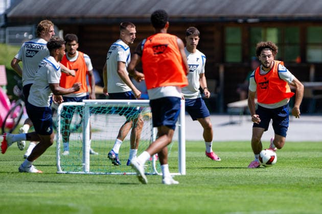 Small-group drill, featuring (from left) Tim Lemperle, TSG Hoffenheim, 19, Adam Hlozek, TSG Hoffenheim, 10, etc. TSG Hoffenheim, soccer, training camp, preseason, 2026–2027 season, GER, August 5, 2026, Eibner Press Photo Andreas Ulmer TSG Hoffenheim, soccer, training camp, preseason, 2026–2027 season, GER, August 5, 2026, Copyright: xEibner-Pressefoto AndreasxUlmerx EP_AUR