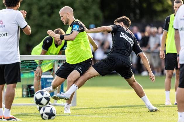 Final training session for SSV Ulm 1846 Soccer ahead of their first league game in Stuttgart, soccer, training, Ulm training field, June 8, 2026, from left: Marcel Seegert, SSV Ulm 1846 Soccer, 25, Karl Kempf, SSV Ulm 1846 Soccer, 14 Final training session for SSV Ulm 1846 Soccer ahead of their first league match in Stuttgart, soccer, training, Ulm training field, August 26, 2006. Photo by Lucca Fundel, Ulm training field, Baden-Württemberg, Germany