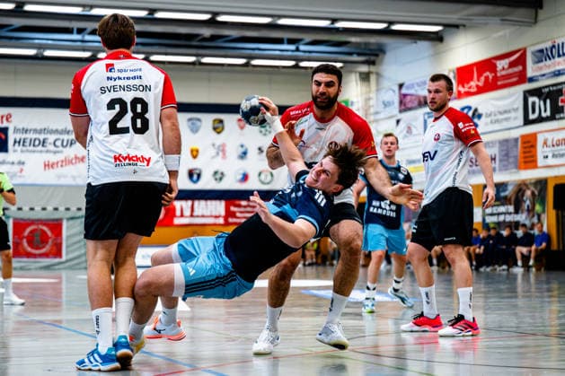 August 7, 2026, xdobgx, 2026 Heide Cup Handball Tournament, HSV Hamburg HOJ Elite vs. Jonathan Svensson (HOJ Elite), 28, Jan Christian Schmidt (Handball Sport Verein Hamburg), 42, shooting, in action, throwing, Kassem Awed (HOJ Elite), 22, Schneverdingen