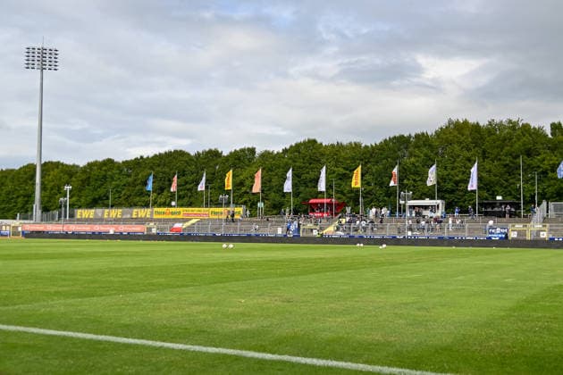 Marschweg Stadium, Oldenburg, View of the Opposite Stand: VfB Oldenburg vs. SV Drochtersen Assel, Soccer, Regionalliga Nord, Matchday 2, 2026–2027 Season, August 7, 2026, VfB Oldenburg vs. SV Drochtersen Assel, soccer, Regionalliga Nord, Matchday 2, 2026–2027 season, August 7, 2026, Oldenburg Copyright: xEibner-Pressefoto RobertxGertzenx EP_RGN