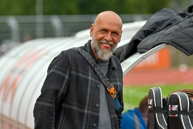 Holger Stanislawski, SV Drochtersen Assel, sports advisor, smiles; VfB Oldenburg vs. SV Drochtersen Assel, soccer, Regionalliga Nord, Matchday 2, 2026–2027 season, August 7, 2026, VfB Oldenburg vs. SV Drochtersen Assel, soccer, Regionalliga Nord, Matchday 2, 2026–2027 season, August 7, 2026, Oldenburg Copyright: xEibner-Pressefoto RobertxGertzenx EP_RGN