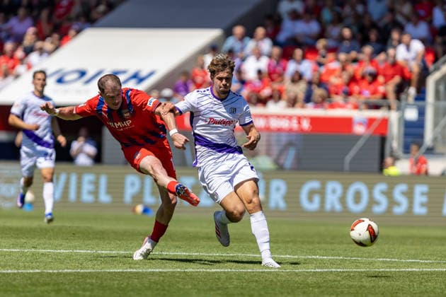 Goal 2-0 Budu Zivzivadze 1 FC Heidenheim, 11 (missed) Robin Fabinski VfL Osnabrück, 27, GER, 1 FC Heidenheim vs. VfL Osnabrück, Soccer, 2. Bundesliga, Matchday 01, 2026–2027 season, August 8, 2026, DFL and DFB regulations prohibit any use of photographs as image sequences and or quasi-video, GER, 1 FC Heidenheim vs. VfL Osnabrück, Soccer, 2. Bundesliga, Matchday 1, 2026–2027 Season, August 8, 2026, Heidenheim Copyright: xEibner-Pressefoto JanixPlessx EP_JPL