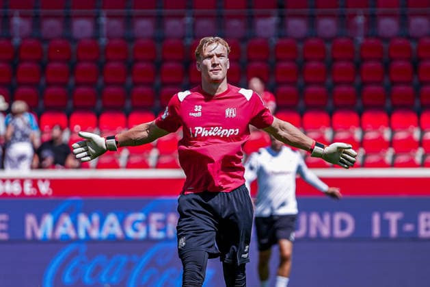 Germany Soccer Season 2026–2027, 2. Bundesliga, 1. FC Heidenheim vs. VfL Osnabrück, Voith Arena, Heidenheim, Jonas Krumrey, VfL Osnabrück, 32, facial expressions, emotions, Heidenheim, Voith Arena, Germany Copyright: xBennetxLongx