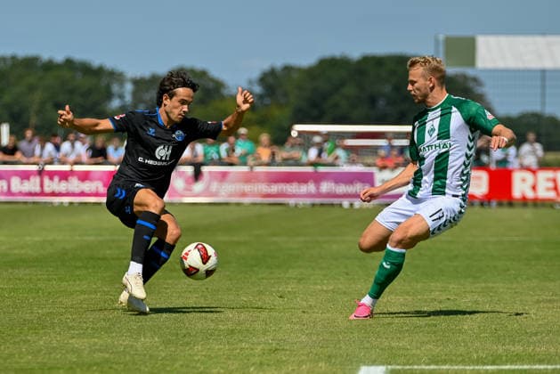 Santiago Castaneda (SC Paderborn), 05, in a duel with Marco Gruell (SV Werder Bremen), 17; SV Werder Bremen vs. SC Paderborn, soccer, friendly match, 2026–2027 season, August 8, 2026, SV Werder Bremen vs. SC Paderborn, soccer, friendly match, 2026–2027 season, August 8, 2026, Vechta Copyright: xEibner-Pressefoto RobertxGertzenx EP_RGN