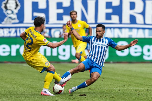 Tackle between Herbert Bockhorn (1 FC Magdeburg, 7) and Fabio Di Michele Sanchez (Eintracht Braunschweig, 22), for which Herbert Bockhorn (1 FC Magdeburg, 7) receives a red card. 2. Bundesliga, 2026–2027 season: 1 FC Magdeburg vs. Eintracht Braunschweig at the Avnet Arena in Magdeburg. Action, soccer, man,men, Germany, August 8, 2026