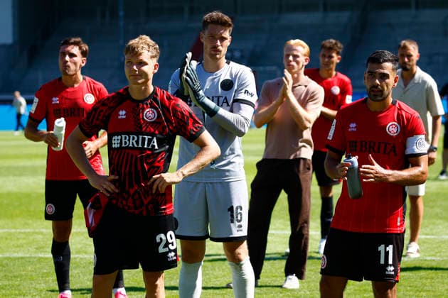 August 8, 2026, xavx, Soccer 3rd Division, SV Wehen Wiesbaden vs. Preußen Münster, Philipp Hercher (SV Wehen Wiesbaden), Goalkeeper Florian Stritzel, SV Wehen Wiesbaden; Tarik Gözüsirin, SV Wehen Wiesbaden, looking disappointed, disappointed DFL DFB REGULATIONS PROHIBIT ANY USE OF PHOTOGRAPHS as IMAGE SEQUENCES and or QUASI-VIDEO Wiesbaden
