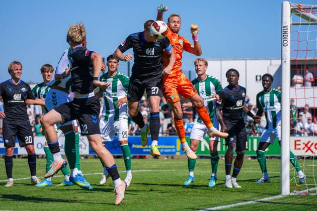 Steffen Tigges, SC Paderborn 07, 27; Alexander Schlager, Werder Bremen, 30; German soccer, 2026–27 season, second friendly match of the day, August 8, 2026; Werder Bremen vs. SC Paderborn 07, Stadion am Oyther Berg, Oythe, Vechta, Lower Saxony Copyright: xLeonxFrickx