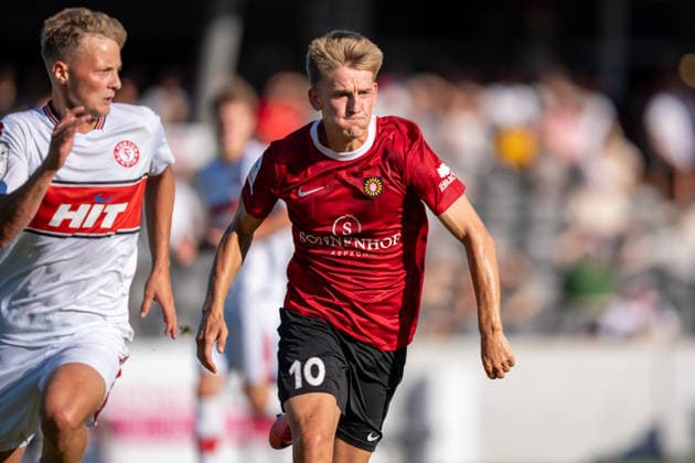 A tackle between Kevin Brechmann of Fortuna Köln, 27, and Lukas Stoppel of SG Sonnenhof Großaspach, 10, SG Sonnenhof Großaspach vs. Fortuna Köln, soccer, 3rd Division, Matchday 1, August 8, 2026, DFB regulations prohibit any use of photographs as image sequences and or quasi-video. Aspach, Baden-Württemberg, Germany Copyright: xkolbert-press PhilipxZieglerx