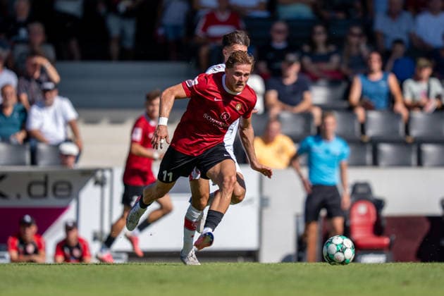 Tim Rossmann, SG Sonnenhof Großaspach, 11, SG Sonnenhof Großaspach vs. Fortuna Köln, Soccer, 3rd Division, Matchday 1, August 8, 2026, DFB regulations prohibit any use of photographs as image sequences and or quasi-video. Aspach, Baden-Württemberg, Germany Copyright: xkolbert-press PhilipxZieglerx