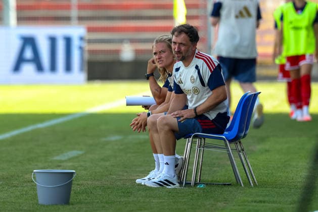 Jose Barcala, FC Bayern Munich, Head Coach, with Clara Schoene, FC Bayern Munich, Assistant Coach, GER, FC Bayern Munich vs. Paris FC, Soccer, Friendly Match, 2026–2027 Season, August 9, 2026, GER, FC Bayern Munich vs. Paris FC, soccer, friendly match, 2026–2027 season, August 9, 2026, Unterhaching Copyright: xEibner-Pressefoto JennixMaulx EP_JML