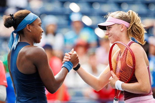 August 9, 2026, Toronto, On, Canada: Coco Gauff of the United States, left, shakes hands with Alina Korneeva after defeating her 6-3, 6-1, during round of 16 National Bank Open tennis action in Toronto, on Sunday, Aug. 9, 2026. Canada News - August 9, 2026 - ZUMAc35_ 20260809_zaf_c35_089 Copyright: xKeitoxNewmanx