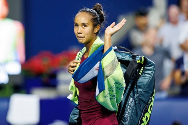 August 9, 2026, Toronto, On, Canada: Leylah Fernandez of Canada waves to the crowd after suffering a 6-4, 6-4, loss to Naomi Osaka of Japan during round of 16 National Bank Open Tennis action in Toronto, on Sunday, Aug. 9, 2026. Canada News - August 9, 2026 - ZUMAc35_ 20260809_zaf_c35_134 Copyright: xKeitoxNewmanx