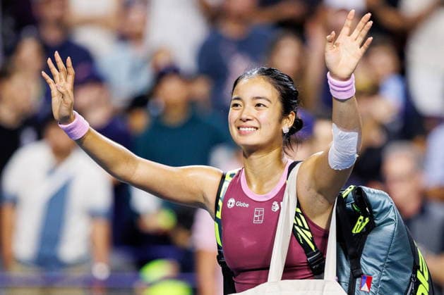 August 9, 2026, Toronto, On, Canada: Alexandra Eala of the Philippines waves to the crowd after losing 6-4, 6-0, to Belinda Bencic of Switzerland during round of 16 National Bank Open Tennis action in Toronto, on Sunday, Aug. 9, 2026. Canada News - August 9, 2026 - ZUMAc35_ 20260809_zaf_c35_164 Copyright: xKeitoxNewmanx